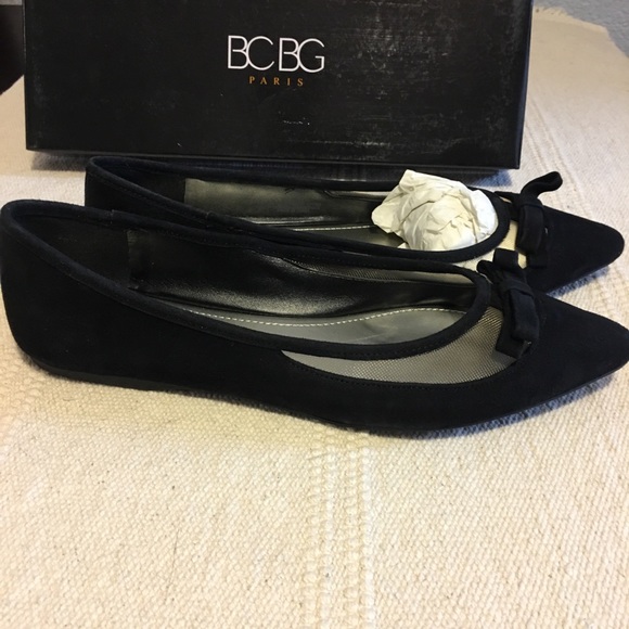 BCBG Black suede flats, NIB - Picture 4 of 5
